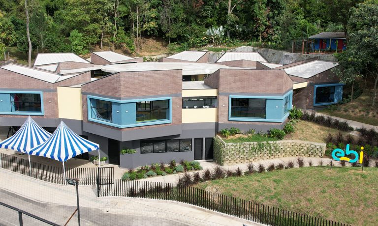 Colegio bilingue privado Medellín Antioquia Colombia